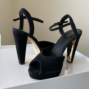 Michael Kors Claire Sandal Size 5.5